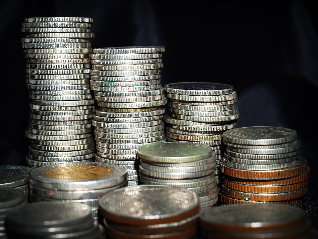 现货黄金最新行情深度解析，市场走势洞察与投资者策略建议